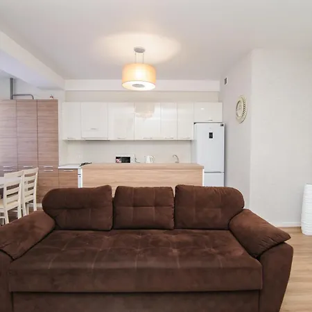 Extra Grand Lev Tolstoi Two Bedrooms Apartment Chisinau