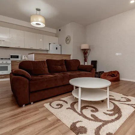 Extra Grand Lev Tolstoi Two Bedrooms Apartment