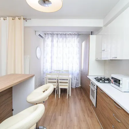 Extra Grand Lev Tolstoi Two Bedrooms *
