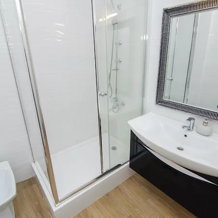Extra Grand Lev Tolstoi Two Bedrooms Appartement